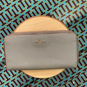 Very Good Cond.~COACH~Long Zip Around Leather Wallet